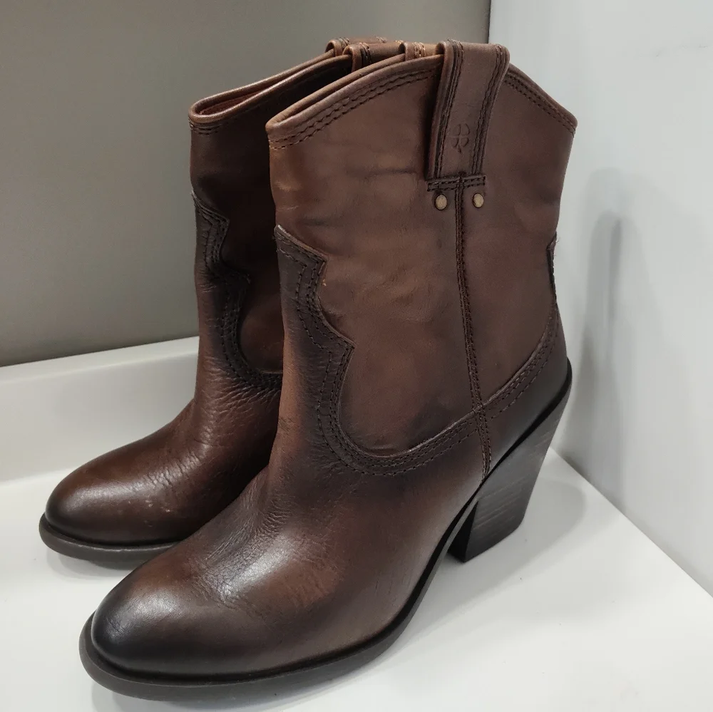 NWT Lucky Brand Elena Genuine Leather Pull On Heeled Ankle Cowgirl Boots, 7M - Picture 2 of 14